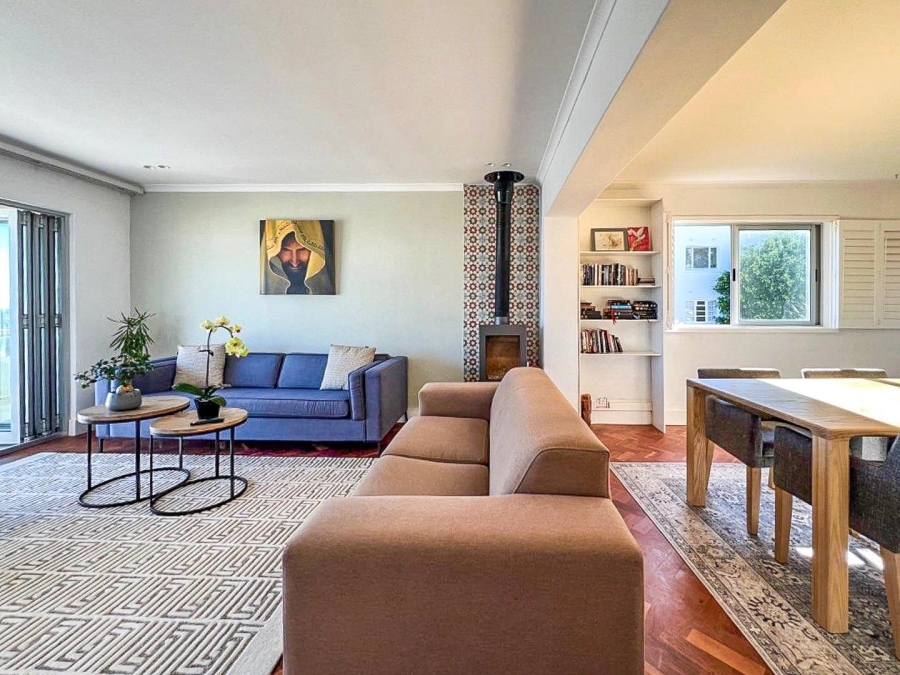 2 Bedroom Property for Sale in Sea Point Western Cape